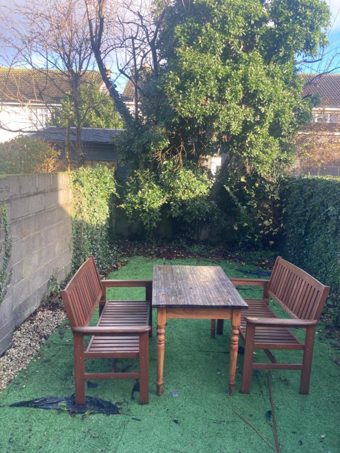 הוילה דבלין Entire Terraced Two Story Redbrick House With Parking In Secluded Cul De Sac מראה חיצוני תמונה