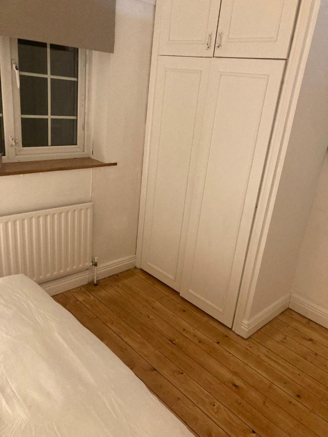 הוילה דבלין Entire Terraced Two Story Redbrick House With Parking In Secluded Cul De Sac מראה חיצוני תמונה