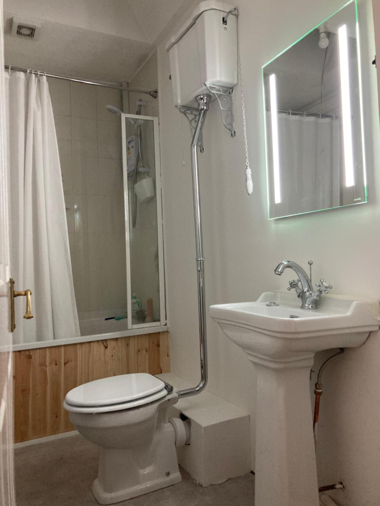 הוילה דבלין Entire Terraced Two Story Redbrick House With Parking In Secluded Cul De Sac מראה חיצוני תמונה